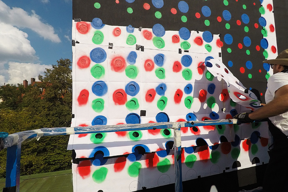 POSITIVE-PROPAGANDA<br>x<br>SKULLPHONE